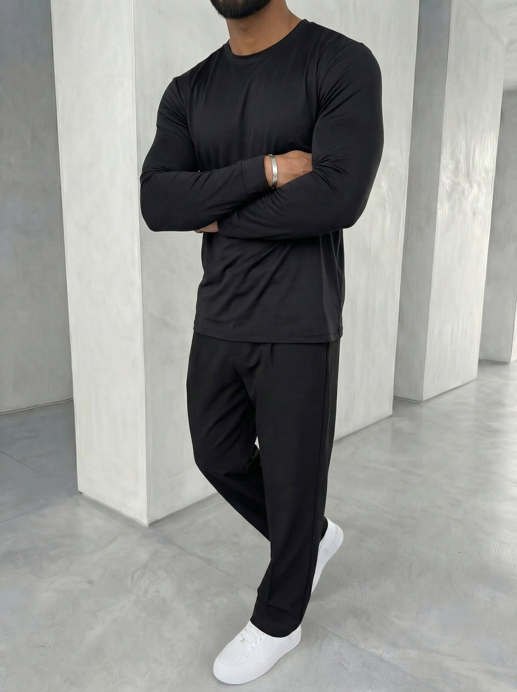 The Essential Sleeve Jet Black
