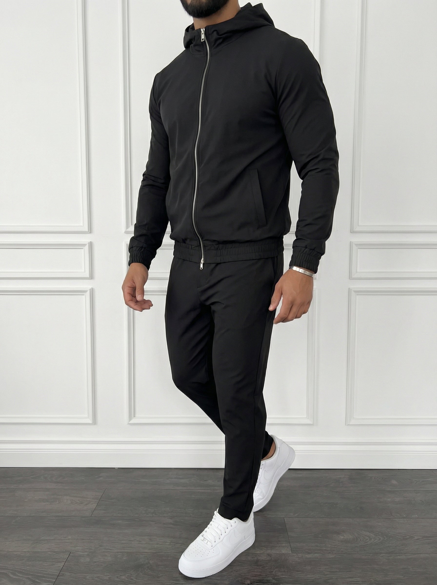 The Hooded Motion Set Jet Black