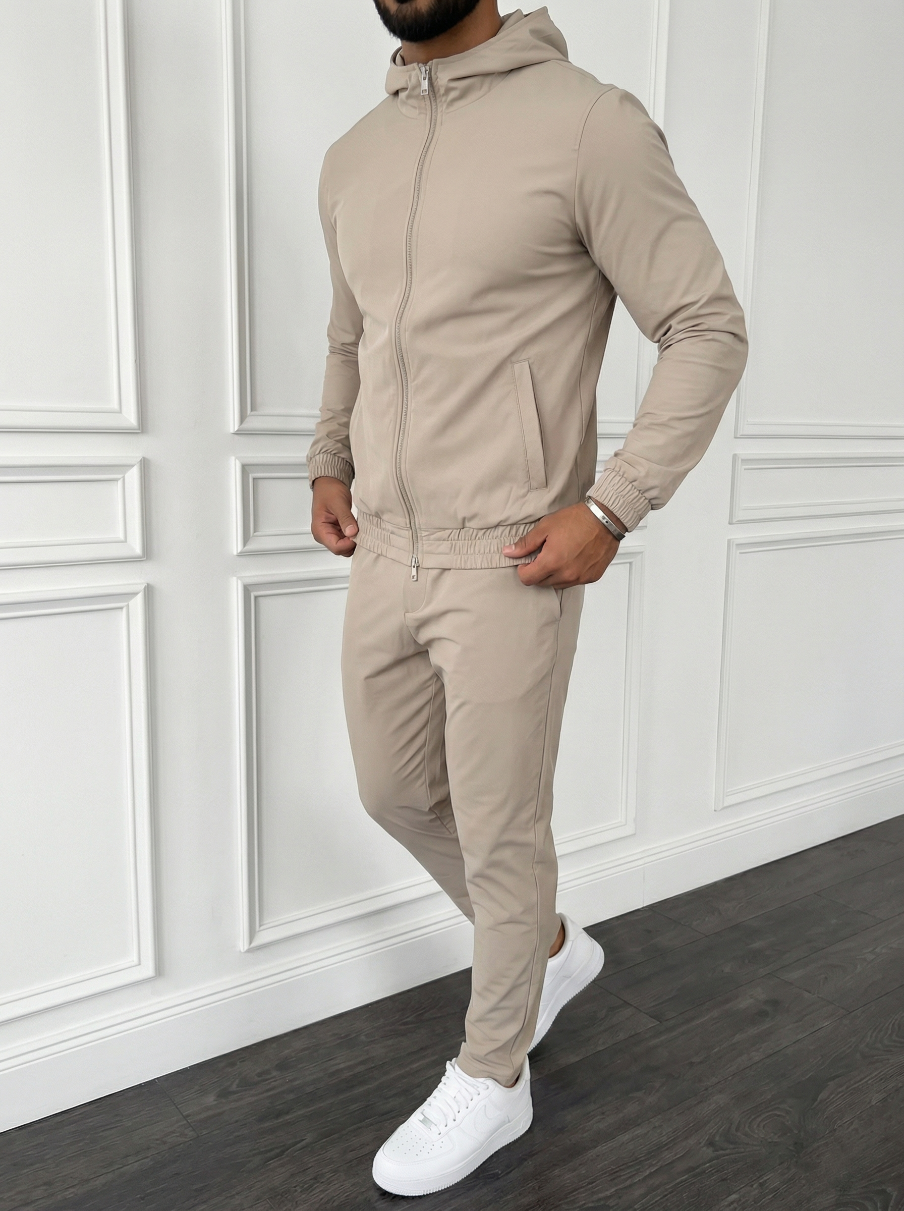 The Hooded Motion Set Sand Beige