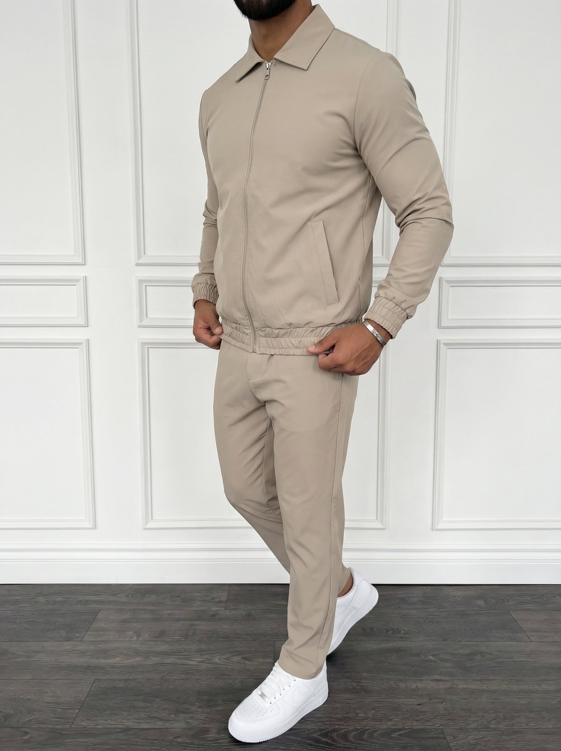 The Motion Set Sand Beige