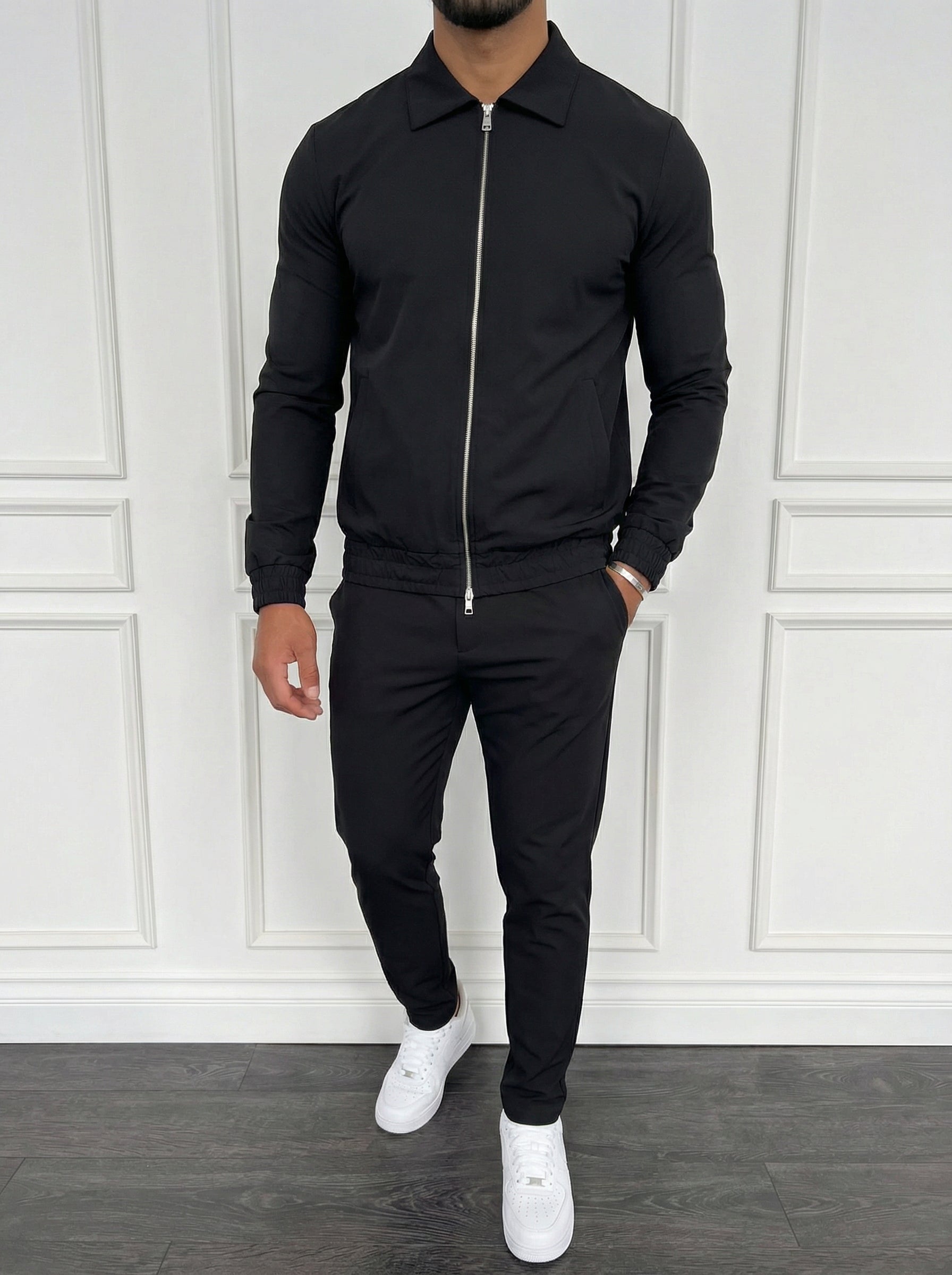 The Motion Set Jet Black