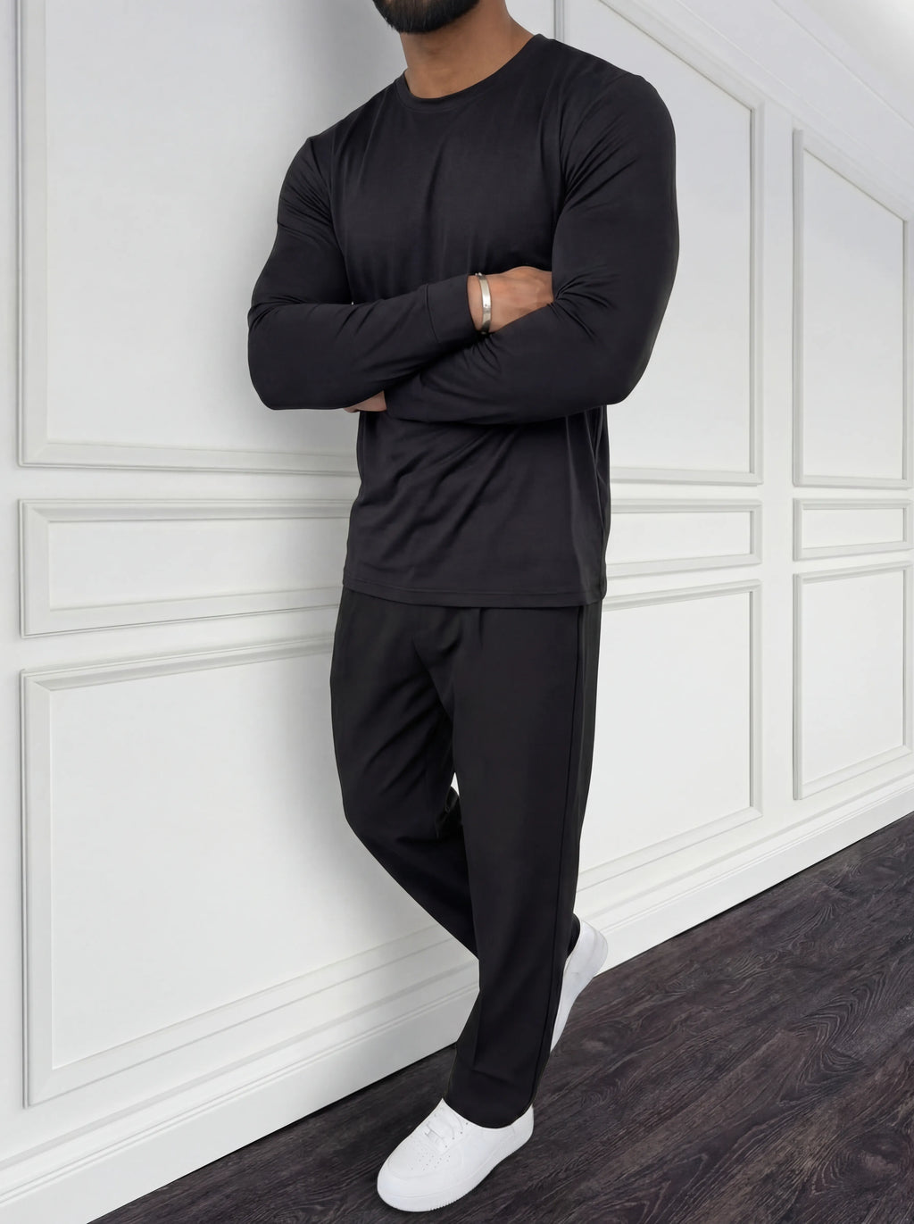 The Essential Sleeve Jet Black